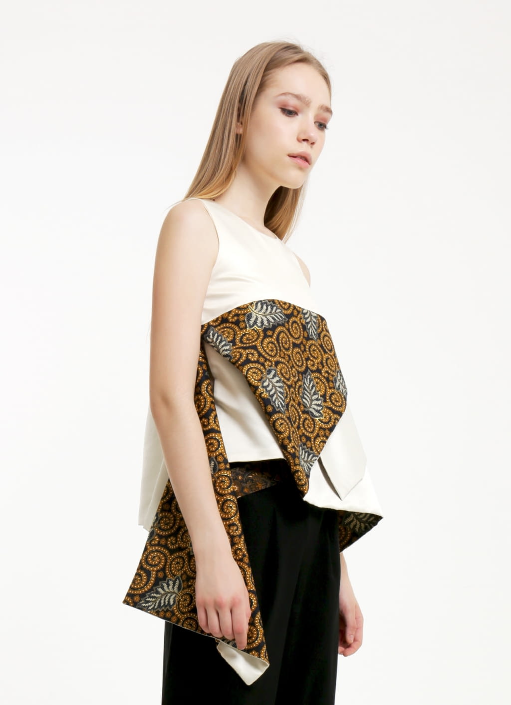 Aloes Cream Tera Batik Top