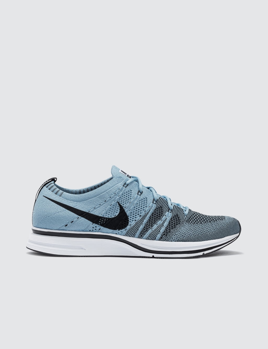 nike flyknit trainer harga