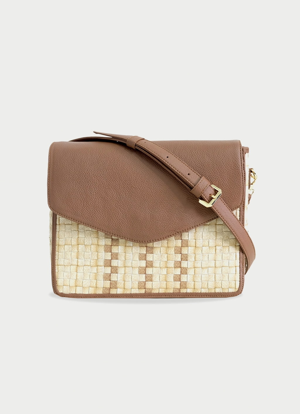 Chameo Couture Caramel Quinn Sling Bag | Sumber gambar : Bobobobo.com